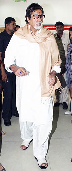 फिल्मों के प्रोमोशन में जुटे हैं बॉलीवुड के सितारे