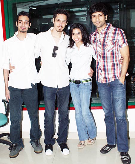 फिल्मों के प्रोमोशन में जुटे हैं बॉलीवुड के सितारे