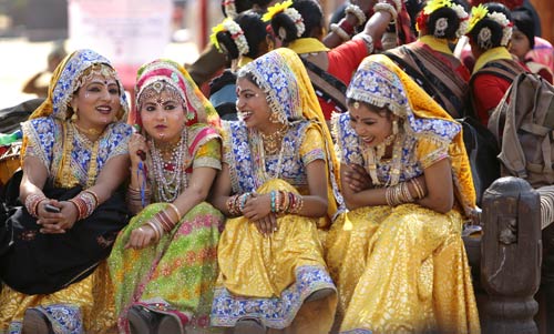 सूरजकुंड में बिखरा हस्‍तशिल्‍प का रंग