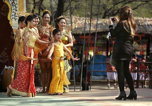 सूरजकुंड में बिखरा हस्‍तशिल्‍प का रंग