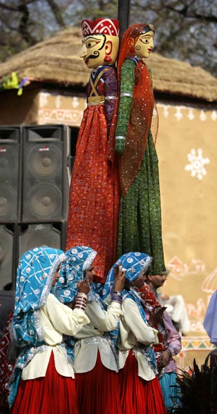 सूरजकुंड में बिखरा हस्‍तशिल्‍प का रंग