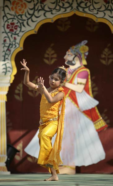 सूरजकुंड में बिखरा हस्‍तशिल्‍प का रंग