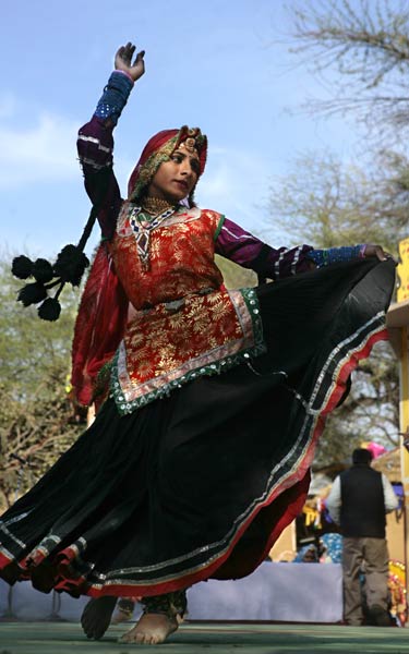 सूरजकुंड में बिखरा हस्‍तशिल्‍प का रंग