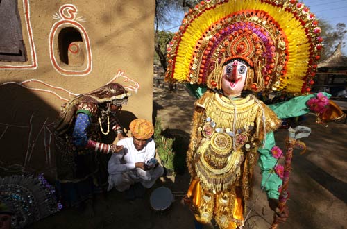 सूरजकुंड में बिखरा हस्‍तशिल्‍प का रंग