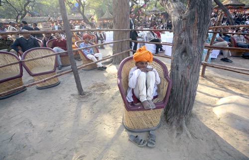 सूरजकुंड में बिखरा हस्‍तशिल्‍प का रंग