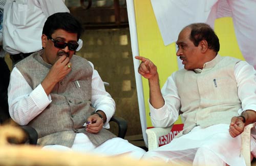 शिवसैनिकों के विरोध के बीच राहुल बने मुंबईकर