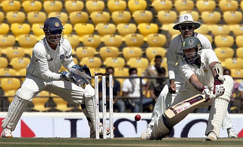 नागपुर टेस्ट में हाशिम अमला ने दोहरा शतक जमाया