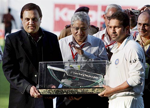 नागपुर टेस्ट में हाशिम अमला ने दोहरा शतक जमाया