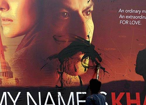 मुंबई में ‘माइ नेम इज खान’ के खिलाफ विरोध प्रदर्शन