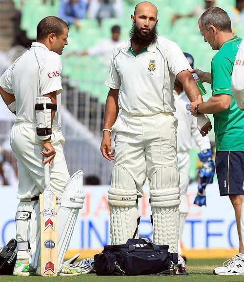 कोलकाता में दिखा धोनी के धुरंधरों का दम