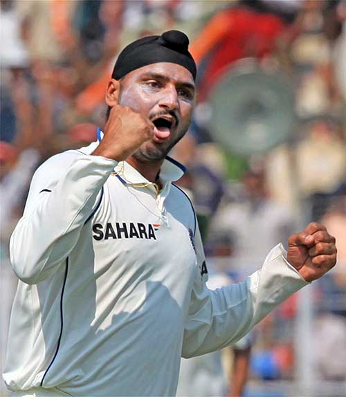 कोलकाता में दिखा धोनी के धुरंधरों का दम