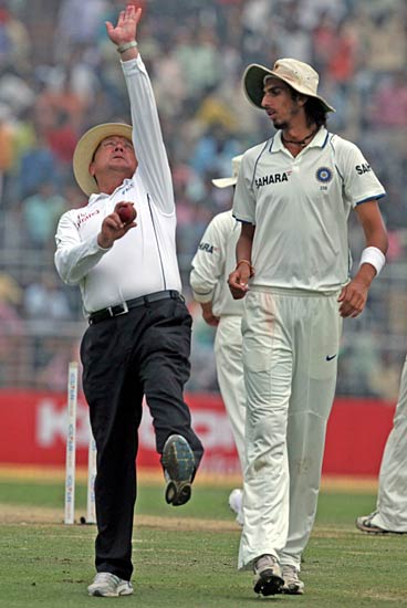 कोलकाता में दिखा धोनी के धुरंधरों का दम