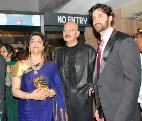 शादी समारोह में लगा सितारों का जमघट