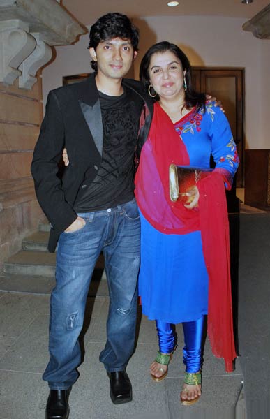 शादी समारोह में लगा सितारों का जमघट