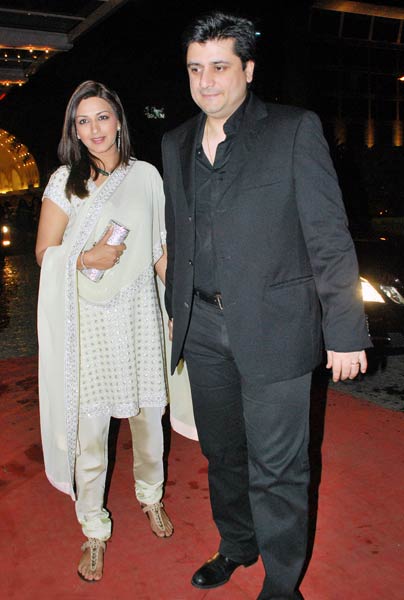 शादी समारोह में लगा सितारों का जमघट