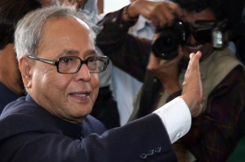 प्रणब मुखर्जी ने पेश किया लोक लुभावन बजट