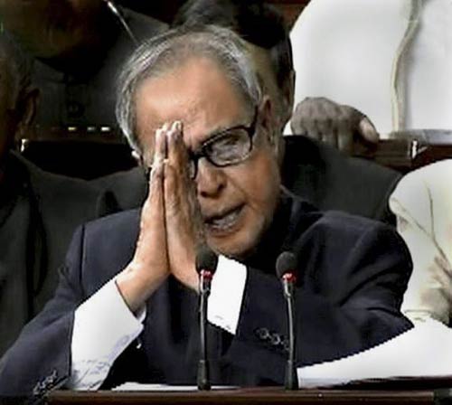 प्रणब मुखर्जी ने पेश किया लोक लुभावन बजट