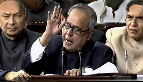 प्रणब मुखर्जी ने पेश किया लोक लुभावन बजट