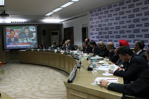 प्रणब के बजट पर हंगामा है क्‍यूं बरपा...