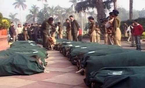 प्रणब मुखर्जी ने पेश किया लोक लुभावन बजट