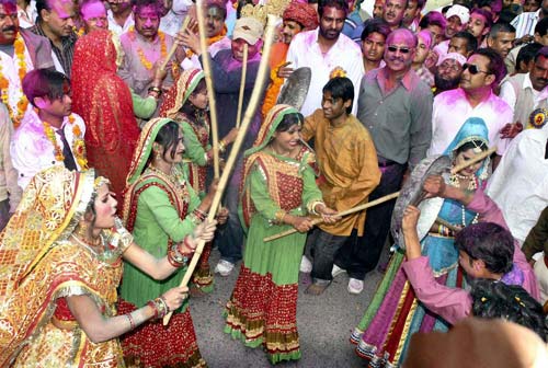 होली की मस्‍ती में सराबोर हुए देशवासी