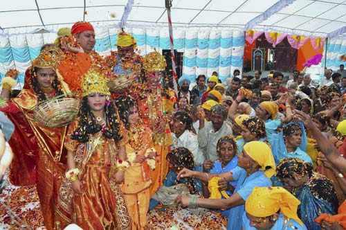 होली की मस्‍ती में सराबोर हुए देशवासी