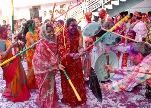 होली की मस्‍ती में सराबोर हुए देशवासी