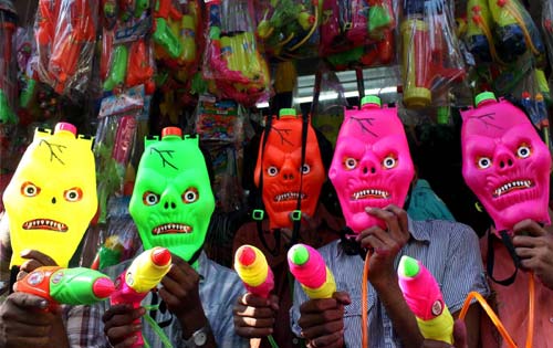 होली की मस्‍ती में सराबोर हुए देशवासी