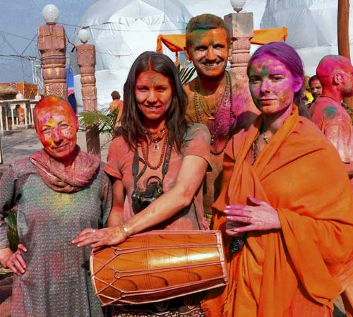 होली की मस्‍ती में सराबोर हुए देशवासी