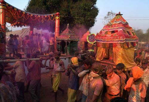 होली की मस्‍ती में सराबोर हुए देशवासी