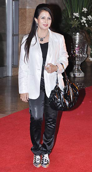 अनिल अंबानी की पार्टी में जुटे बॉलीवुड सितारे