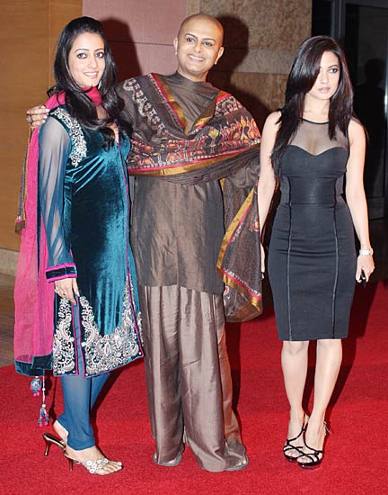 अनिल अंबानी की पार्टी में जुटे बॉलीवुड सितारे