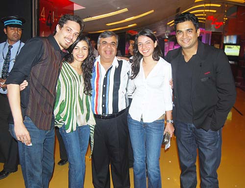 सोसाइटी इंटीरियर अवार्ड में जुटे सितारे...