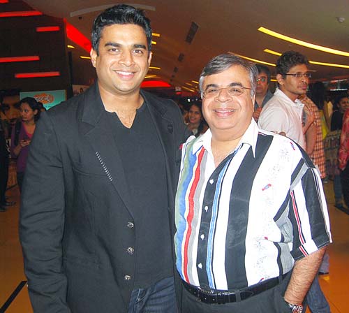 सोसाइटी इंटीरियर अवार्ड में जुटे सितारे...