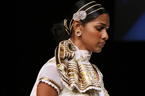 रॉकी एस के फैशन शो में बिपाशा का जलवा