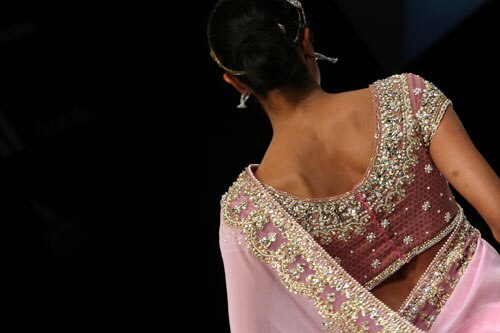 रॉकी एस के फैशन शो में बिपाशा का जलवा