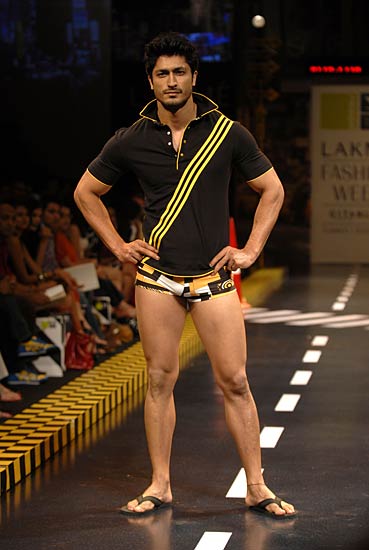 लैक्‍मे फैशन वीक में दीपिका का जलवा...