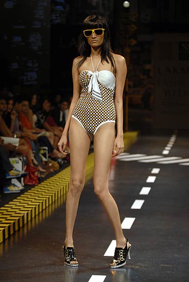 लैक्‍मे फैशन वीक में दीपिका का जलवा...