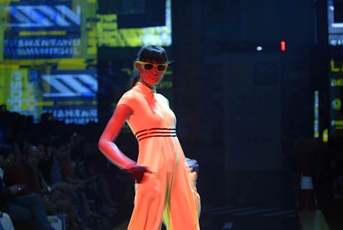 लैक्‍मे फैशन वीक में दीपिका का जलवा...