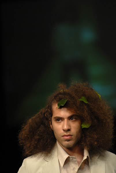 लैक्‍मे फैशन वीक में रैम्‍प पर उतरी मंदिरा बेदी