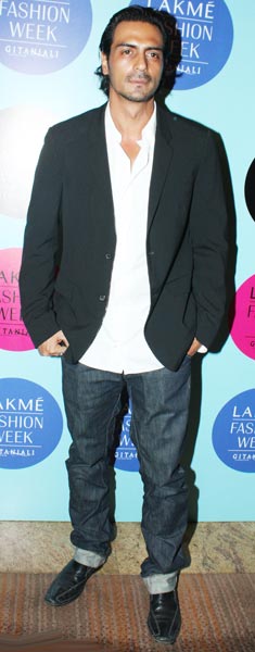 लैक्‍मे फैशन वीक में सितारों का जलवा...