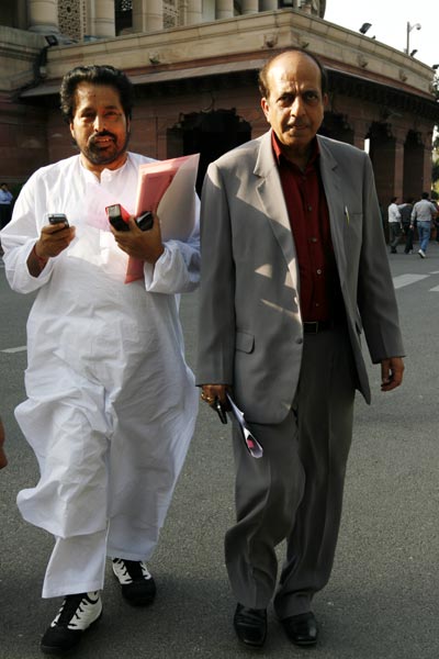 राज्‍यसभा से महिला आरक्षण विधेयक पास