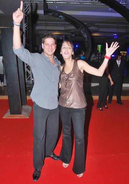 किंग खान की पार्टी में लगा सितारों का मेला...