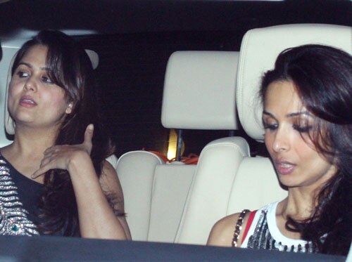 किंग खान की पार्टी में लगा सितारों का मेला...