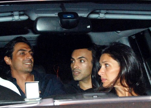 किंग खान की पार्टी में लगा सितारों का मेला...