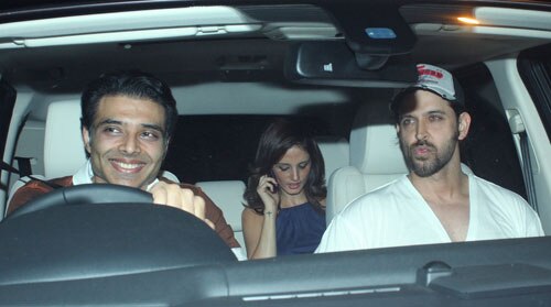 किंग खान की पार्टी में लगा सितारों का मेला...