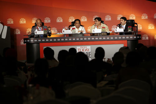 इंडिया टुडे कॉनक्‍लेव-2010 का पहला दिन