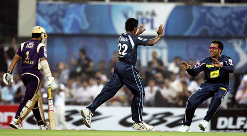 केकेआर ने चैंपियन चार्जर्स को किया डिस्चार्ज