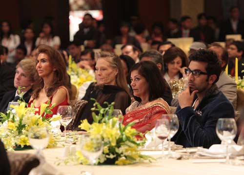 इंडिया टुडे कॉनक्‍लेव के रात्रिभोज में जुटी हस्तियां...