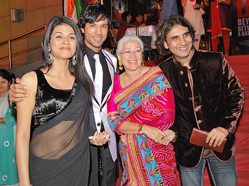 फिल्‍म लाहौर के प्रीमियर पर जुटे सितारे...